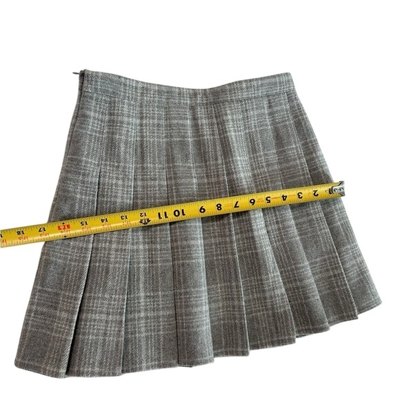 Hoerev Gray Pleated Mini Skirt Size Small - Picture 5 of 16